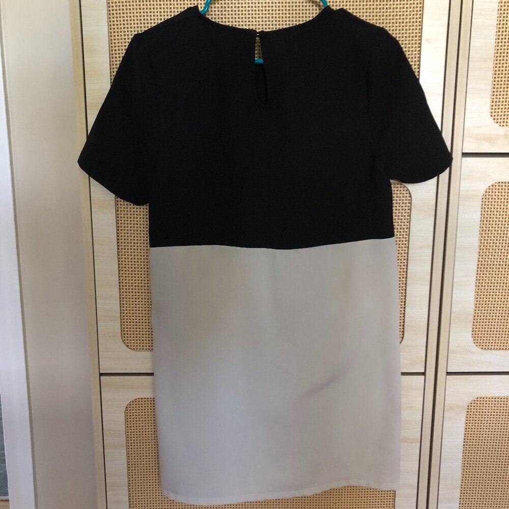 TOBI White Black Color Block Shift Dress T-Shirt Dress Size Small